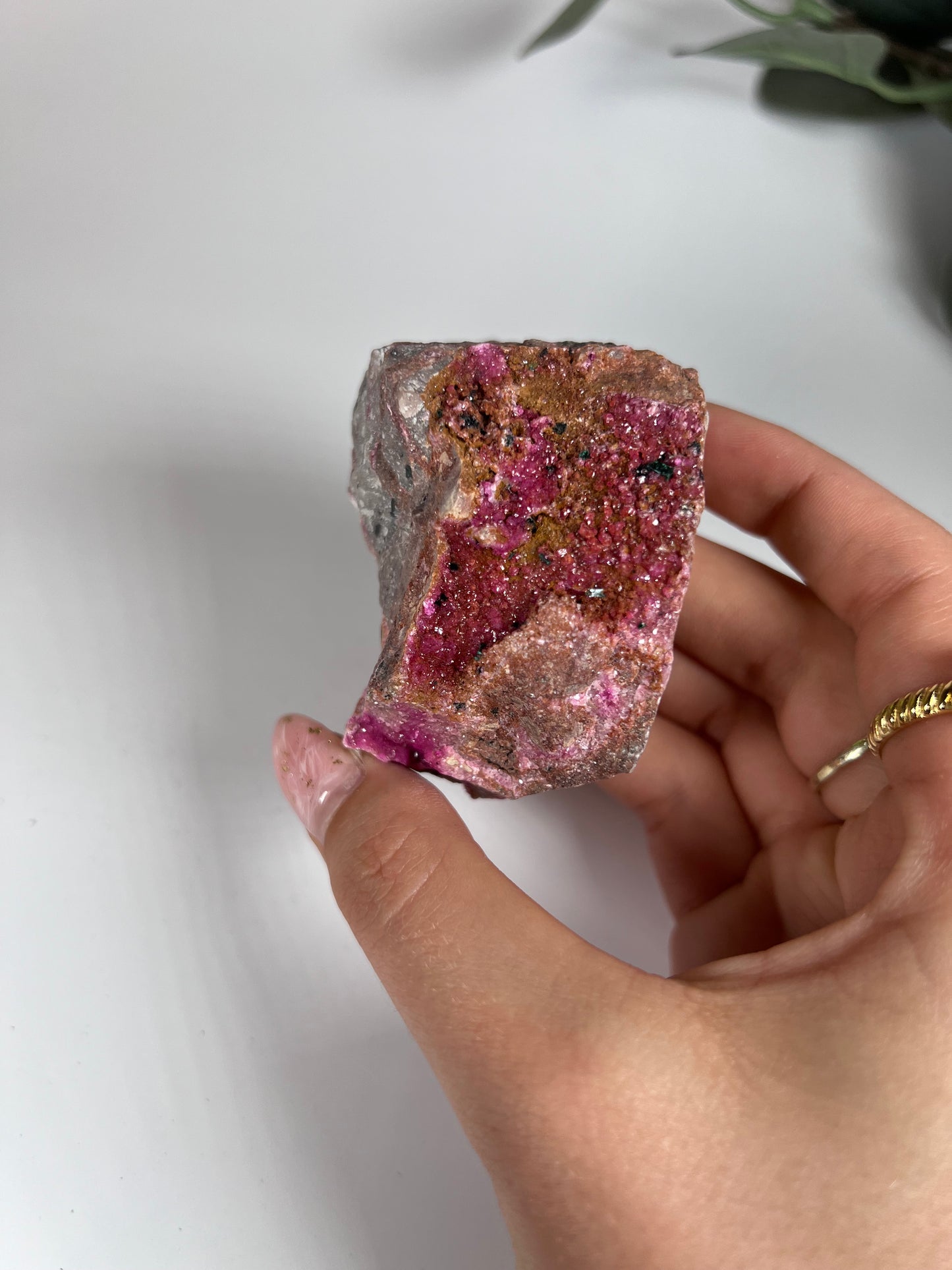 Pinker Kobalt Calcit mit Malachit 2